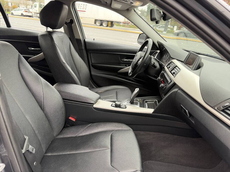 2014 BMW 3 Series 320i