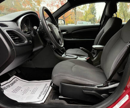 2013 Chrysler 200 LX