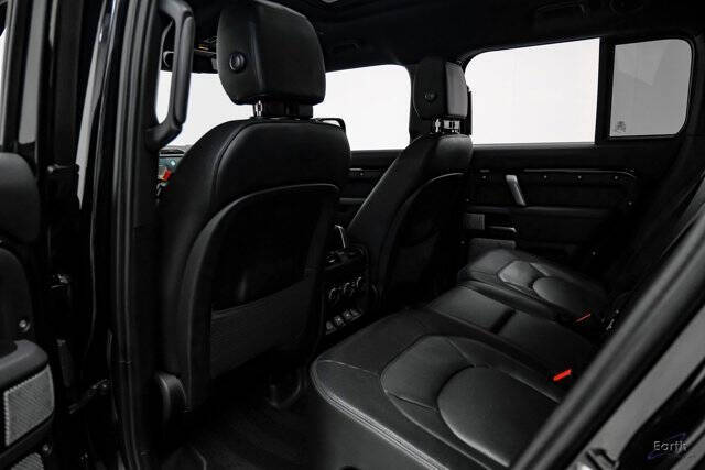 2024 Land Rover Defender 130 P400 X-Dynamic SE