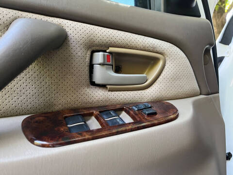 2003 Toyota Sequoia SR5