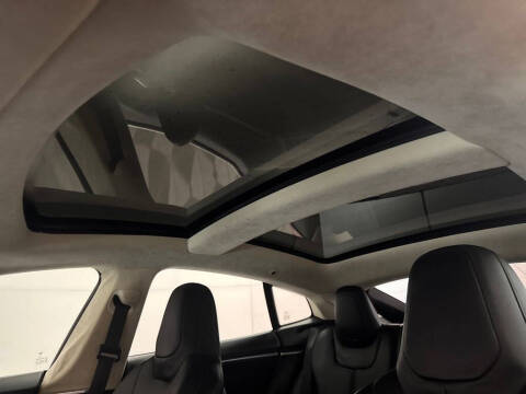 2015 Tesla Model S 70D