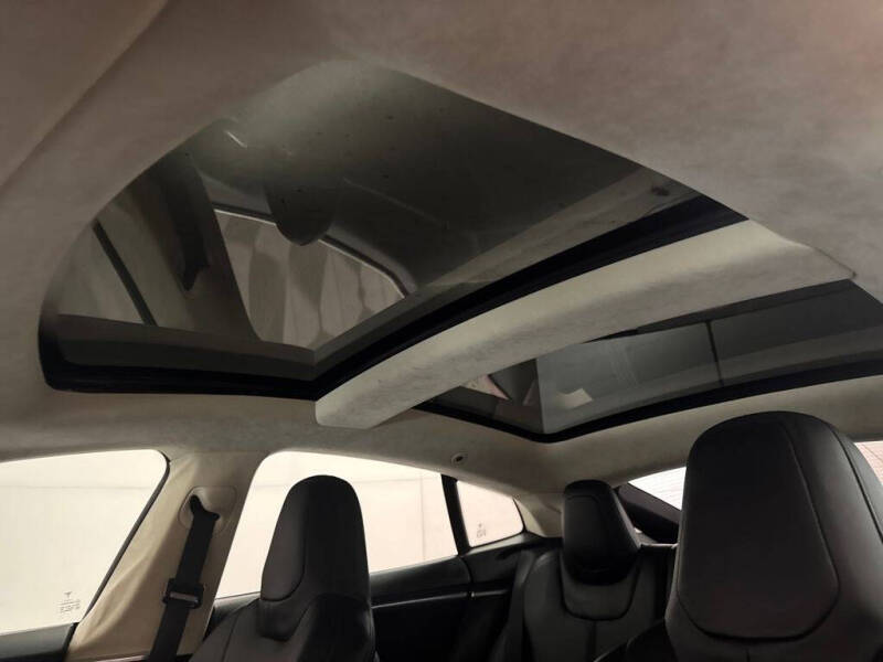 2015 Tesla Model S 70D