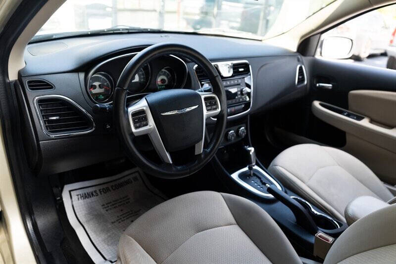 2011 Chrysler 200 Touring