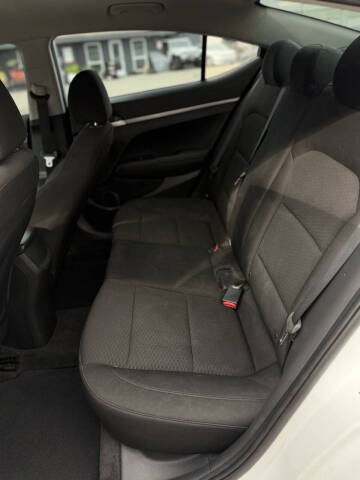 2020 Hyundai Elantra SE