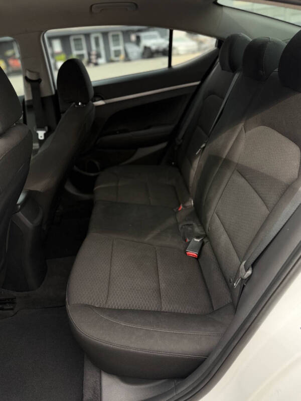 2020 Hyundai Elantra SE