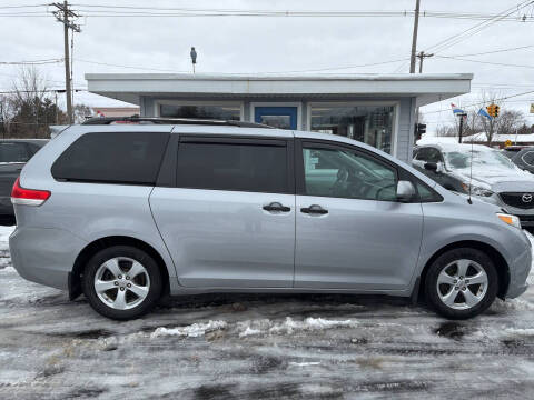 2012 Toyota Sienna Base 7-Passenger