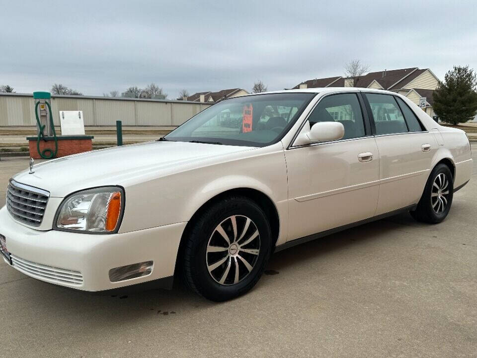 2005 Cadillac DeVille for sale at Illinois Auto Wholesalers in Tolono, IL