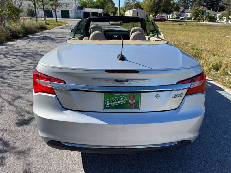 2011 Chrysler 200 Limited