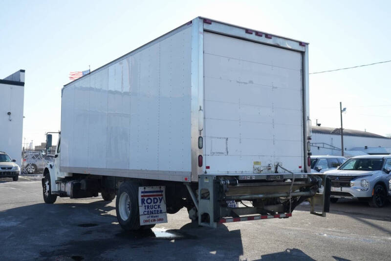 2015 Freightliner M2 106
