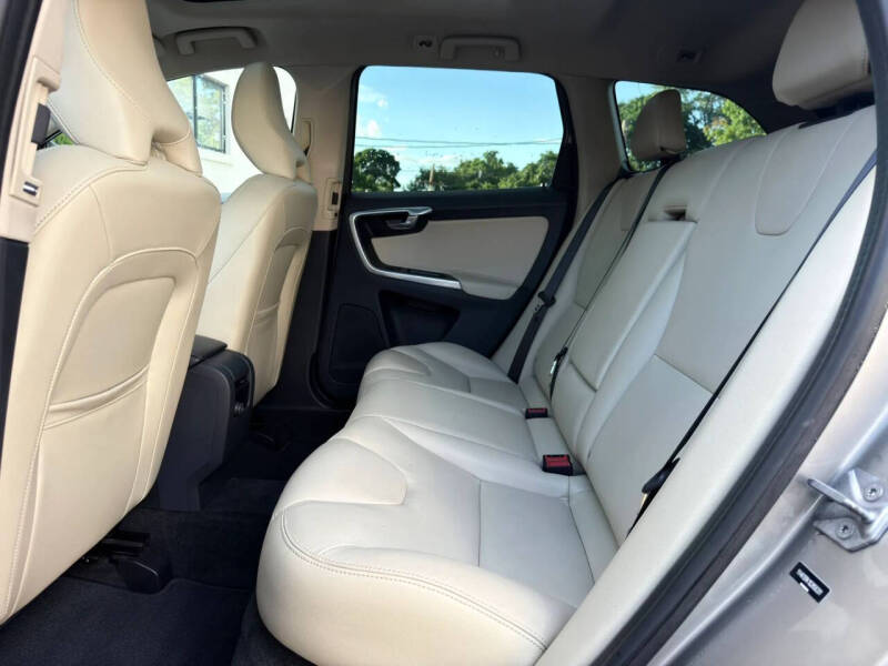 2016 Volvo XC60 T5 Premier