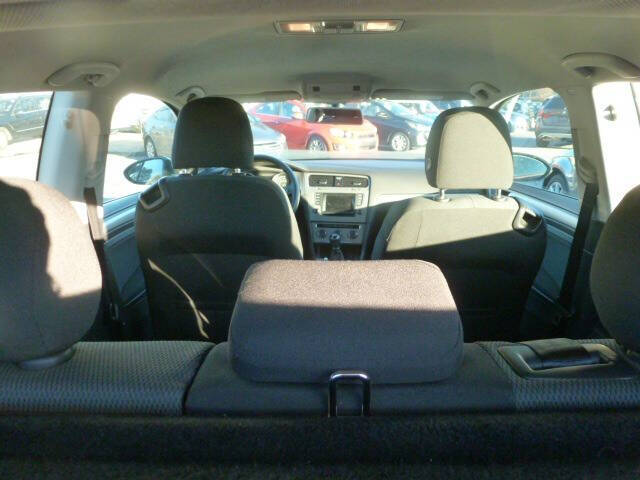 2015 Volkswagen Golf TSI Launch Edition