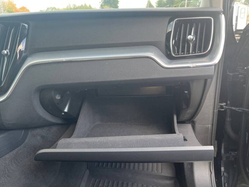 2018 Volvo XC60 T5 Momentum