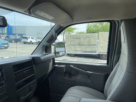 2025 Chevrolet Express 3500