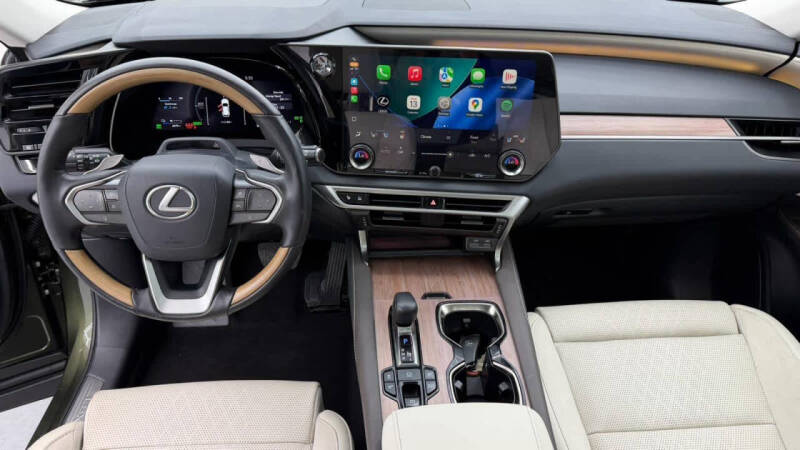 2025 Lexus RX 450h+ Luxury