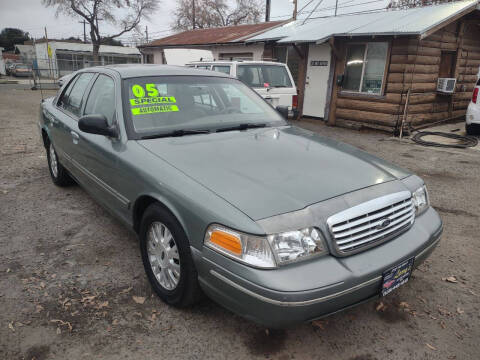 2005 Ford Crown Victoria for sale at Larry's Auto Sales Inc. in Fresno CA