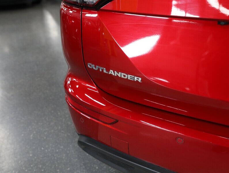 2022 Mitsubishi Outlander ES