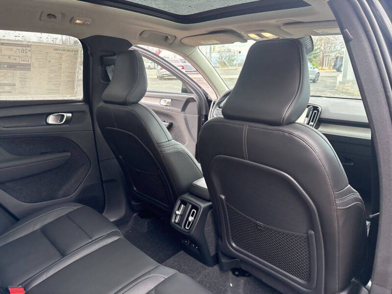 2026 Volvo XC40 B5 Plus