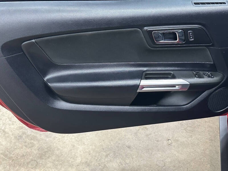 2015 Ford Mustang V6