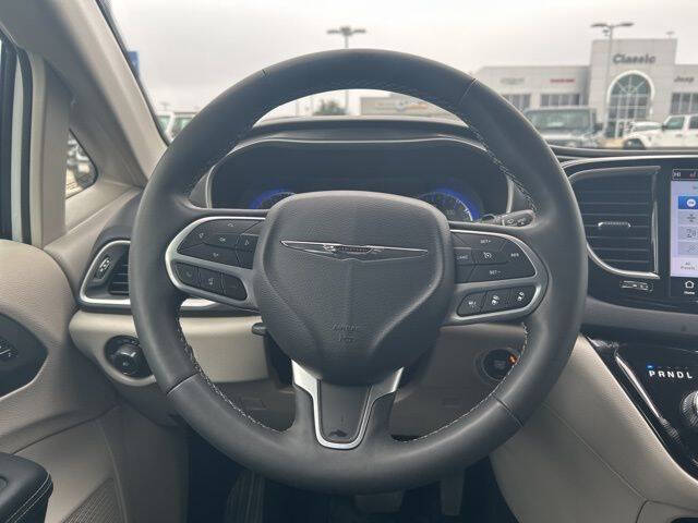 2024 Chrysler Pacifica Touring L - Photo 20