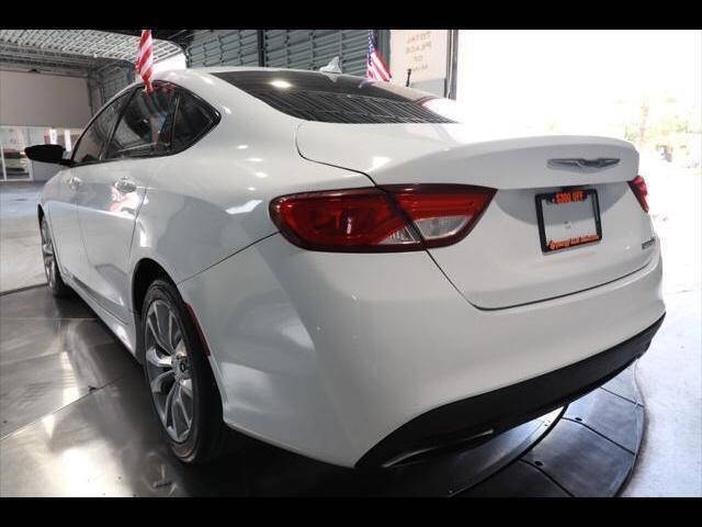2015 CHRYSLER 200 Sedan - $9,850