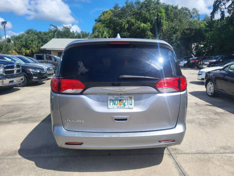 2017 Chrysler Pacifica Touring