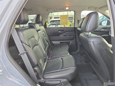 2023 Nissan Pathfinder SL