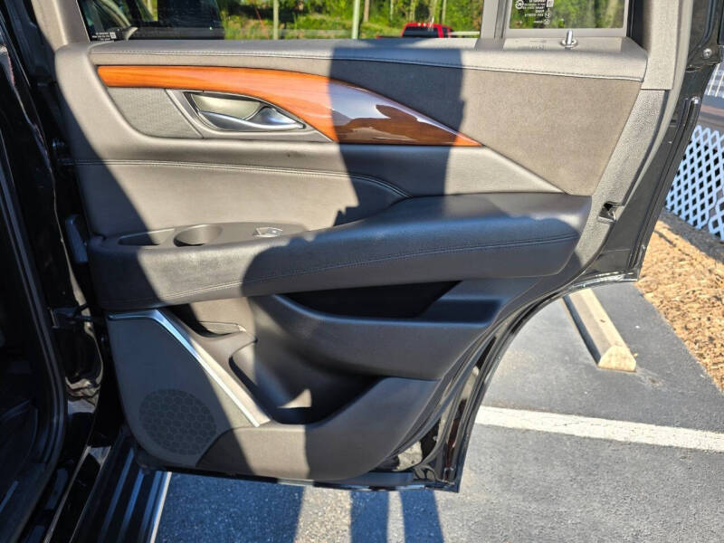 2017 Cadillac Escalade Luxury