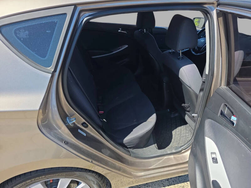 2013 Hyundai Accent SE