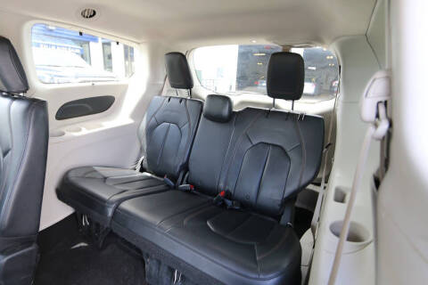 2017 Chrysler Pacifica Touring Plus