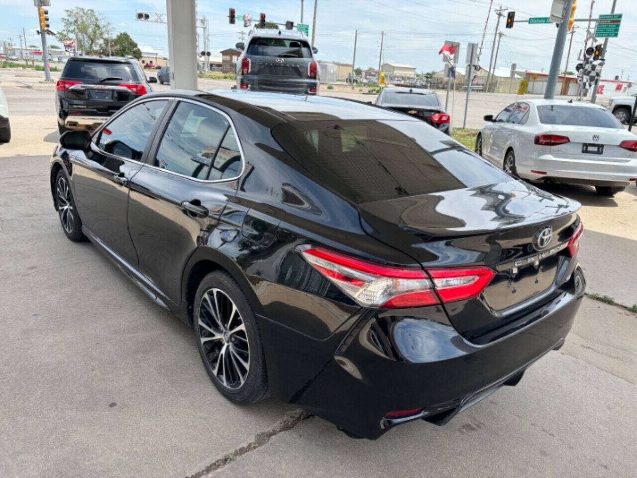 2018 Toyota Camry for sale at Kansas Auto Sales in Ulysses, KS