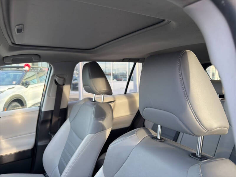 2020 Toyota RAV4 XLE Premium