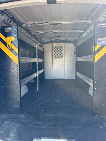 2023 Chevrolet Express 2500