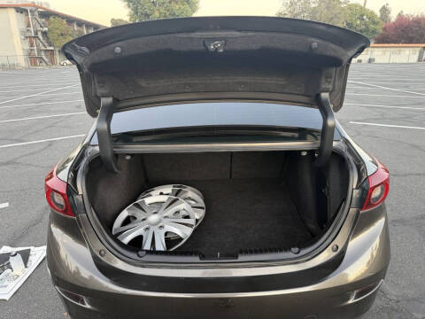 2016 Mazda MAZDA3 i Sport