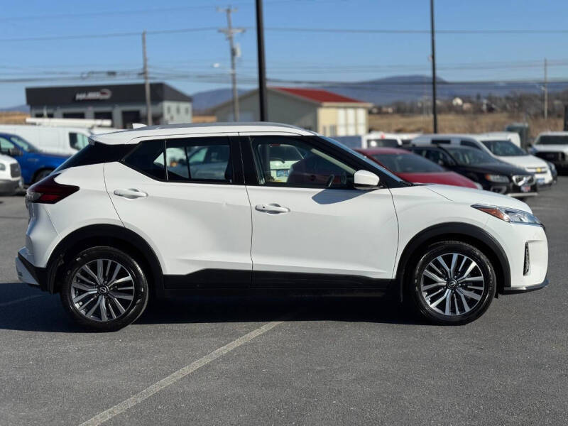 2023 Nissan Kicks SV