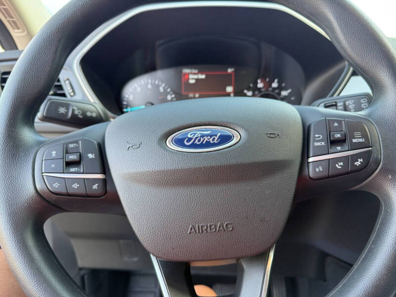 2020 Ford Escape SE