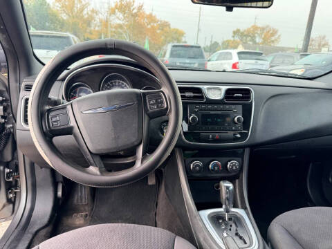 2013 Chrysler 200 LX