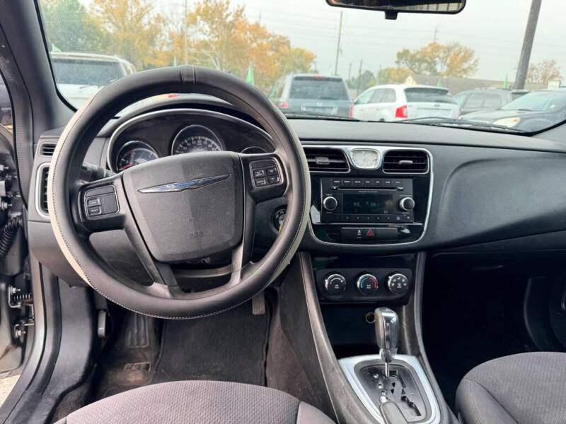 2013 Chrysler 200 LX