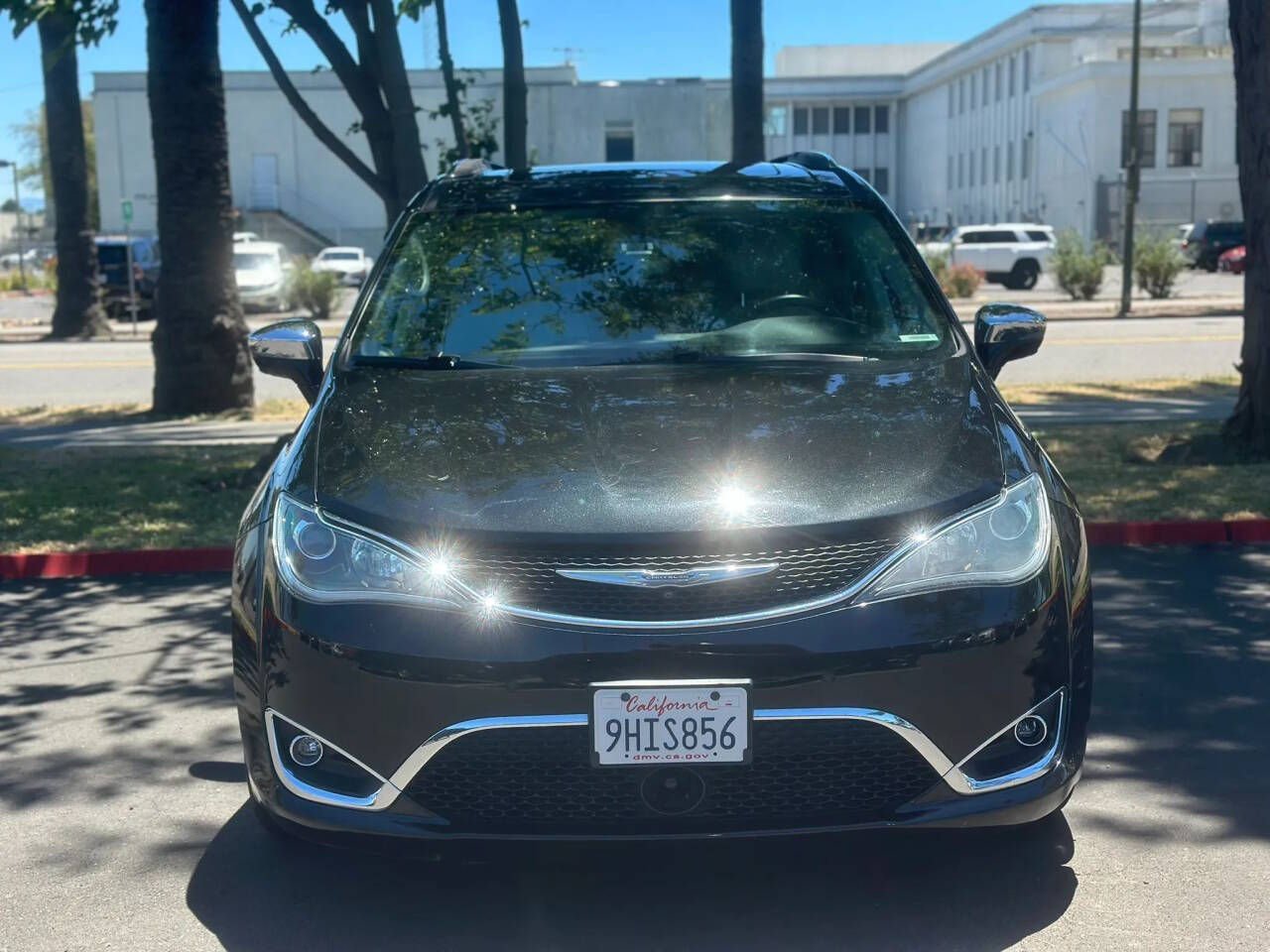 Black 2017 Chrysler Pacifica Limited Limited 4dr Mini-Van 2