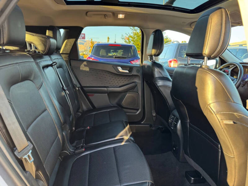 2020 Ford Escape Titanium