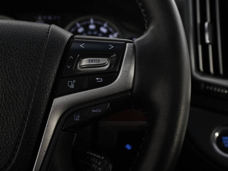 2017 Toyota Land Cruiser