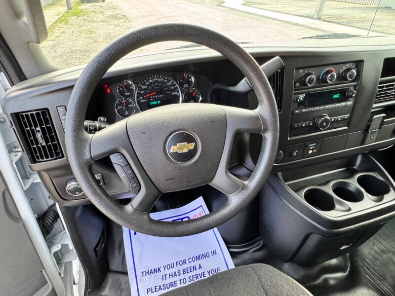 2023 Chevrolet Express 2500