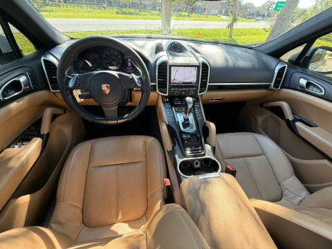 2014 Porsche Cayenne Platinum