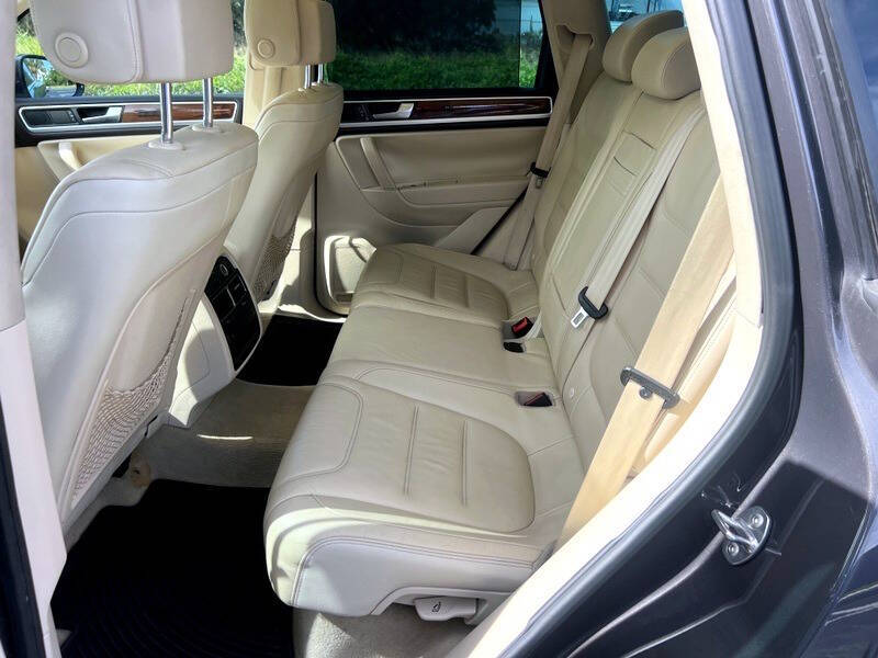 2011 Volkswagen Touareg Hybrid