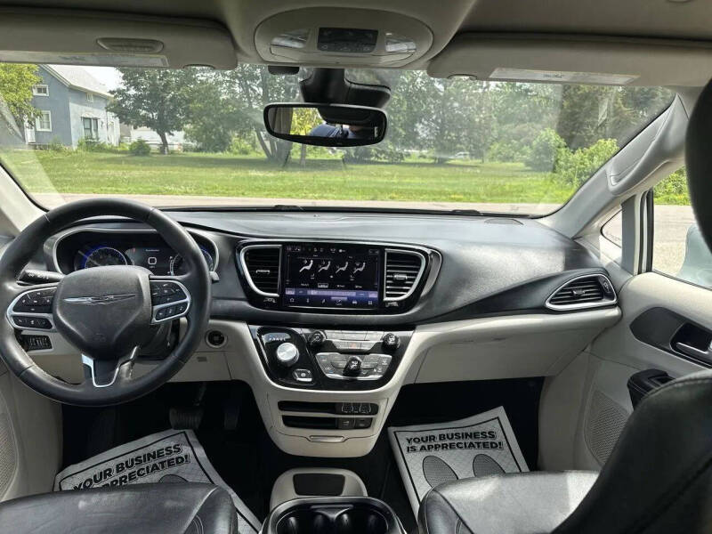 2022 Chrysler Pacifica Touring L