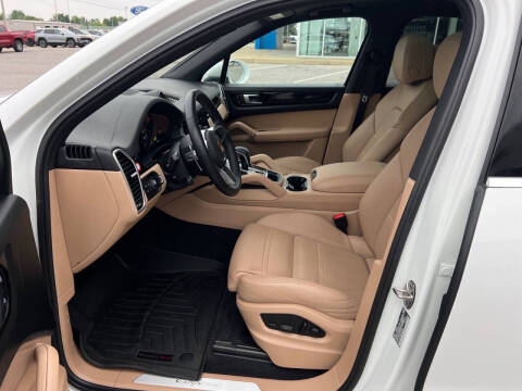 2022 Porsche Cayenne E-Hybrid