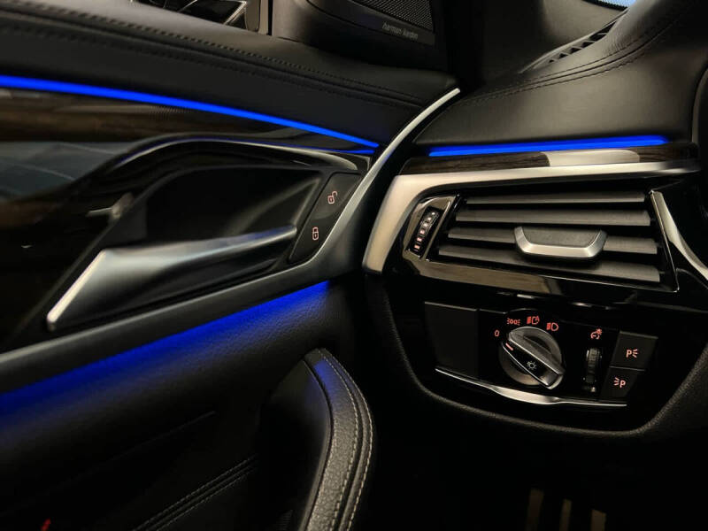 2021 BMW 5 Series M550i xDrive