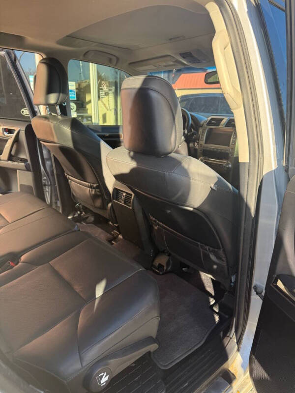 2014 Lexus GX Base photo 15