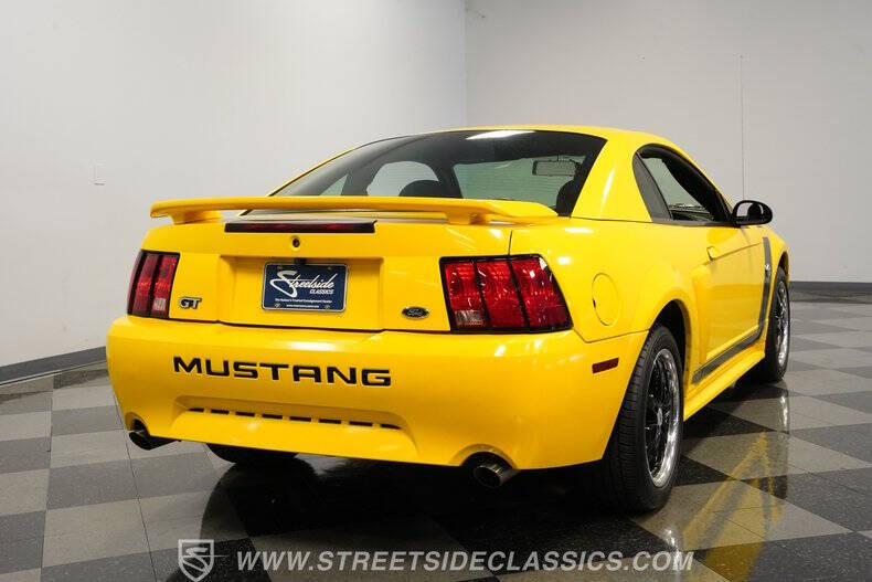 2004 Ford Mustang GT Deluxe
