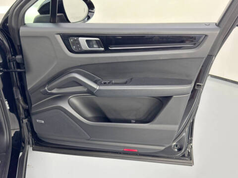 2022 Porsche Cayenne Coupe Platinum Edition