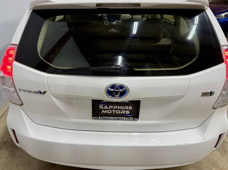 2015 Toyota Prius v Three